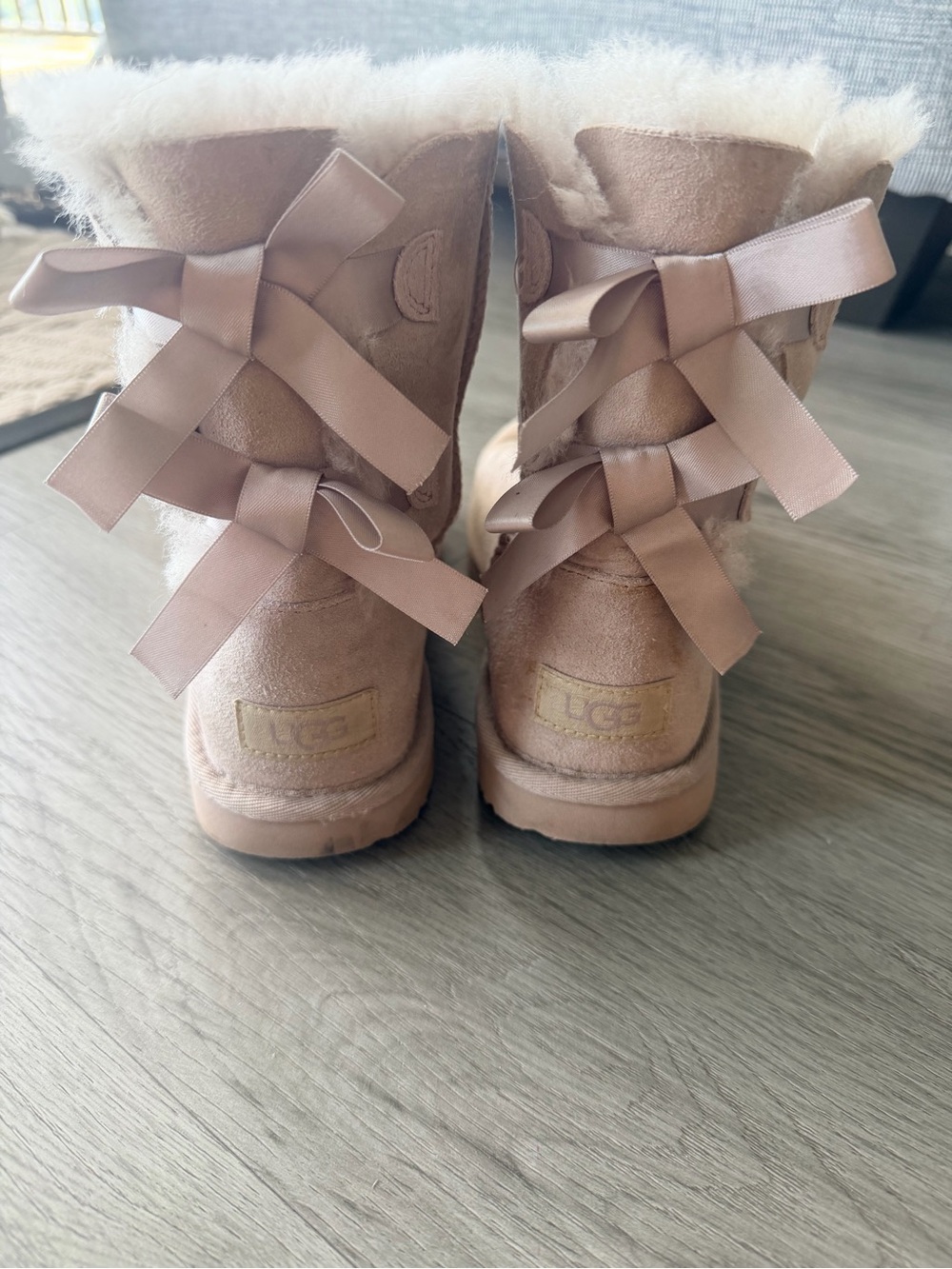 UGG Kids Bow Back Boots in Gray